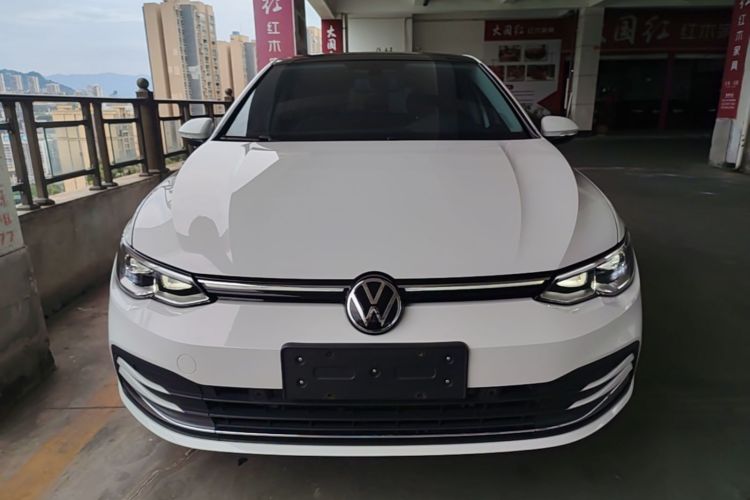 Volkswagen Golf 2022 car image #3