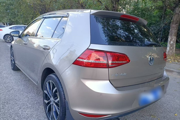 Volkswagen Golf 2016 car image #4