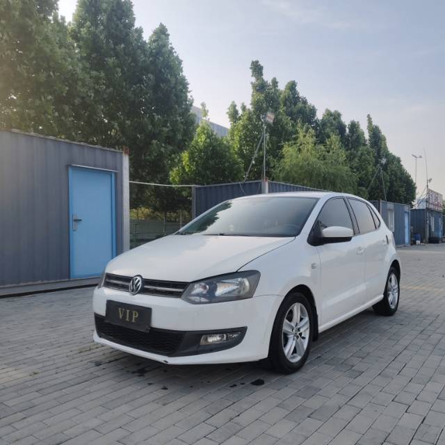Volkswagen Polo 2011 Volkswagen Polo 2011 car image
