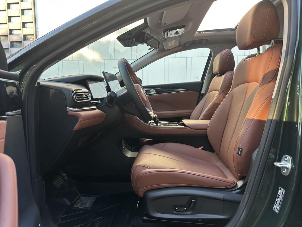 GEELY Emgrand 2025 #16 GEELY Emgrand 2025 car image #16