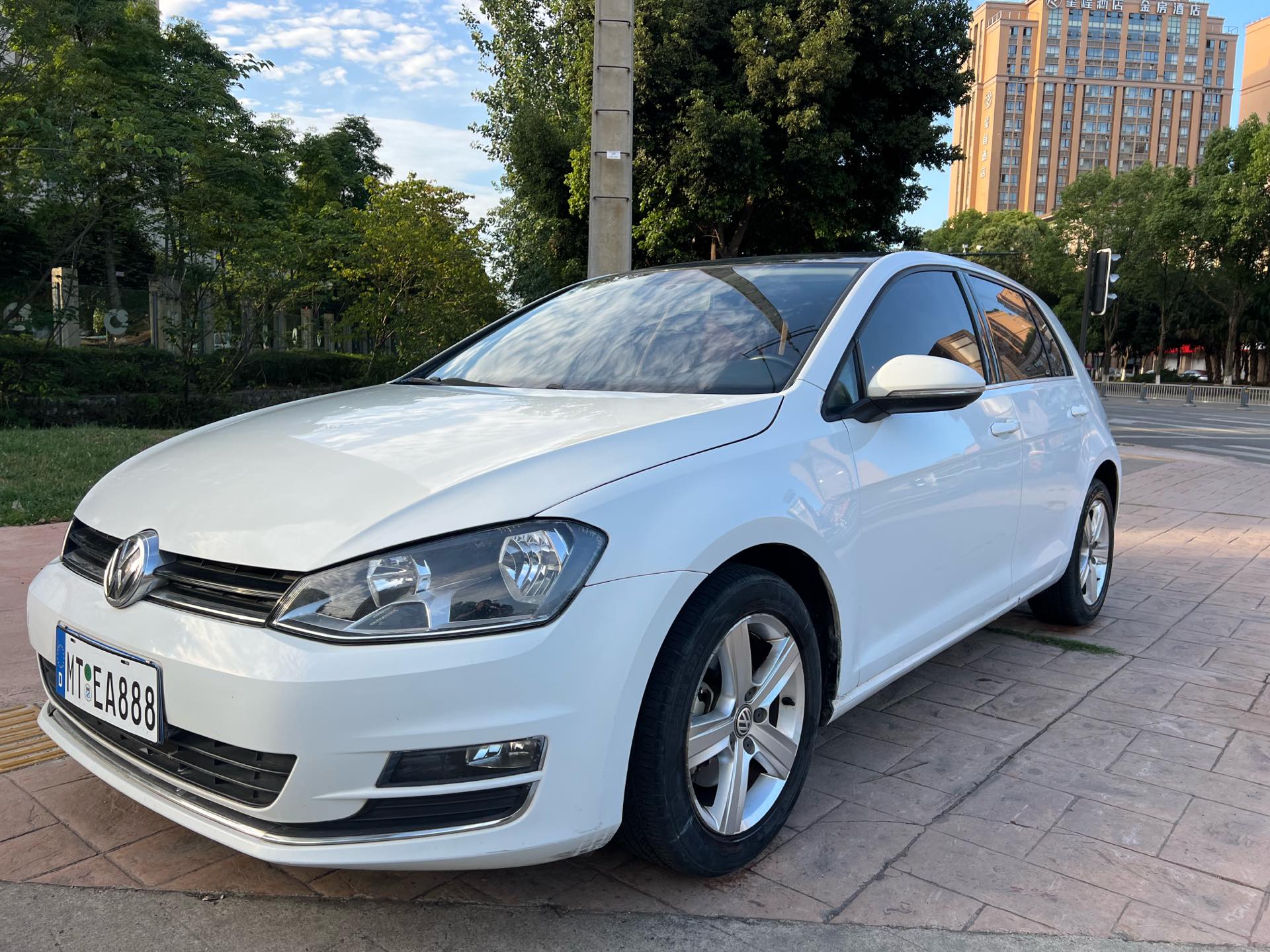 Volkswagen Golf 2015 Volkswagen Golf 2015 car image