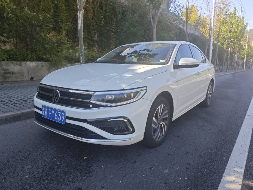 2023 immagine di auto 