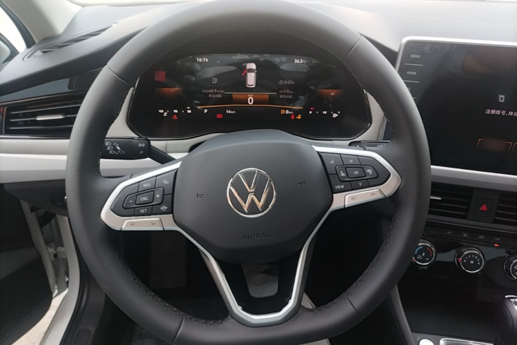 Volkswagen Bora 2026 car image #11
