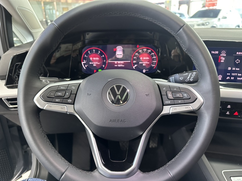 Volkswagen Golf 2022 car image #5