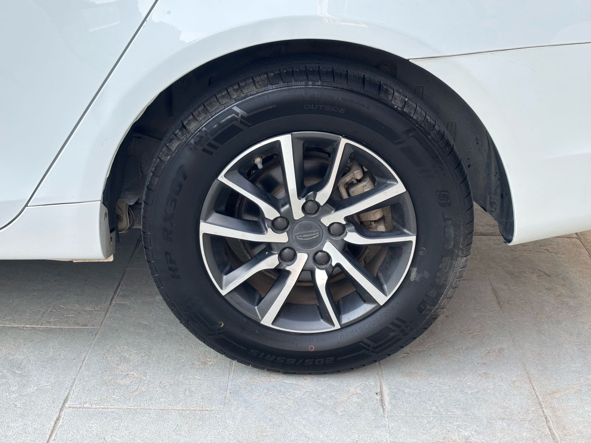 GEELY Emgrand 2019 car image #4
