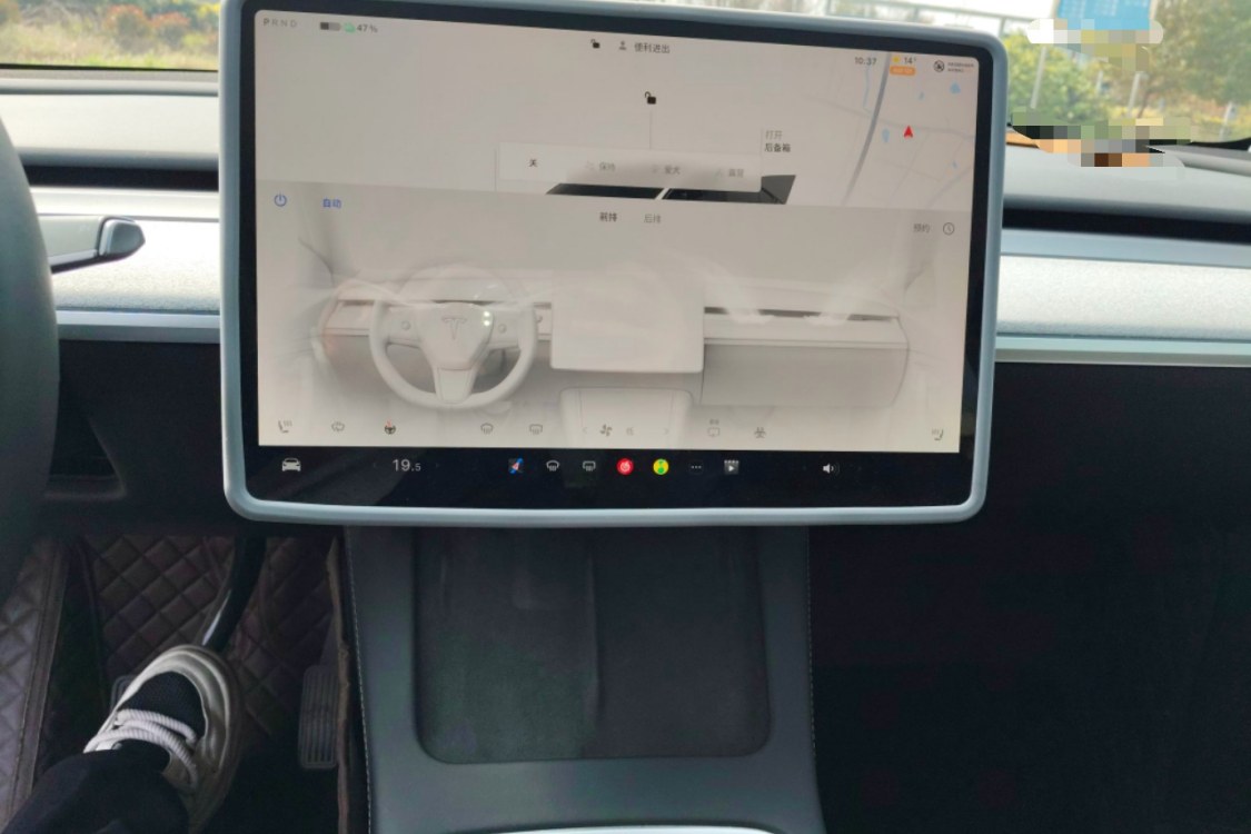 Tesla Model Y 2024 car image #28