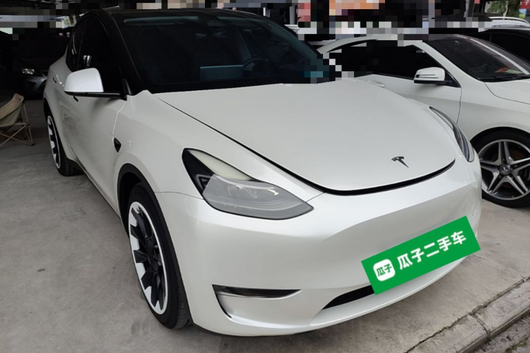 Tesla Model Y 2022 car image #4