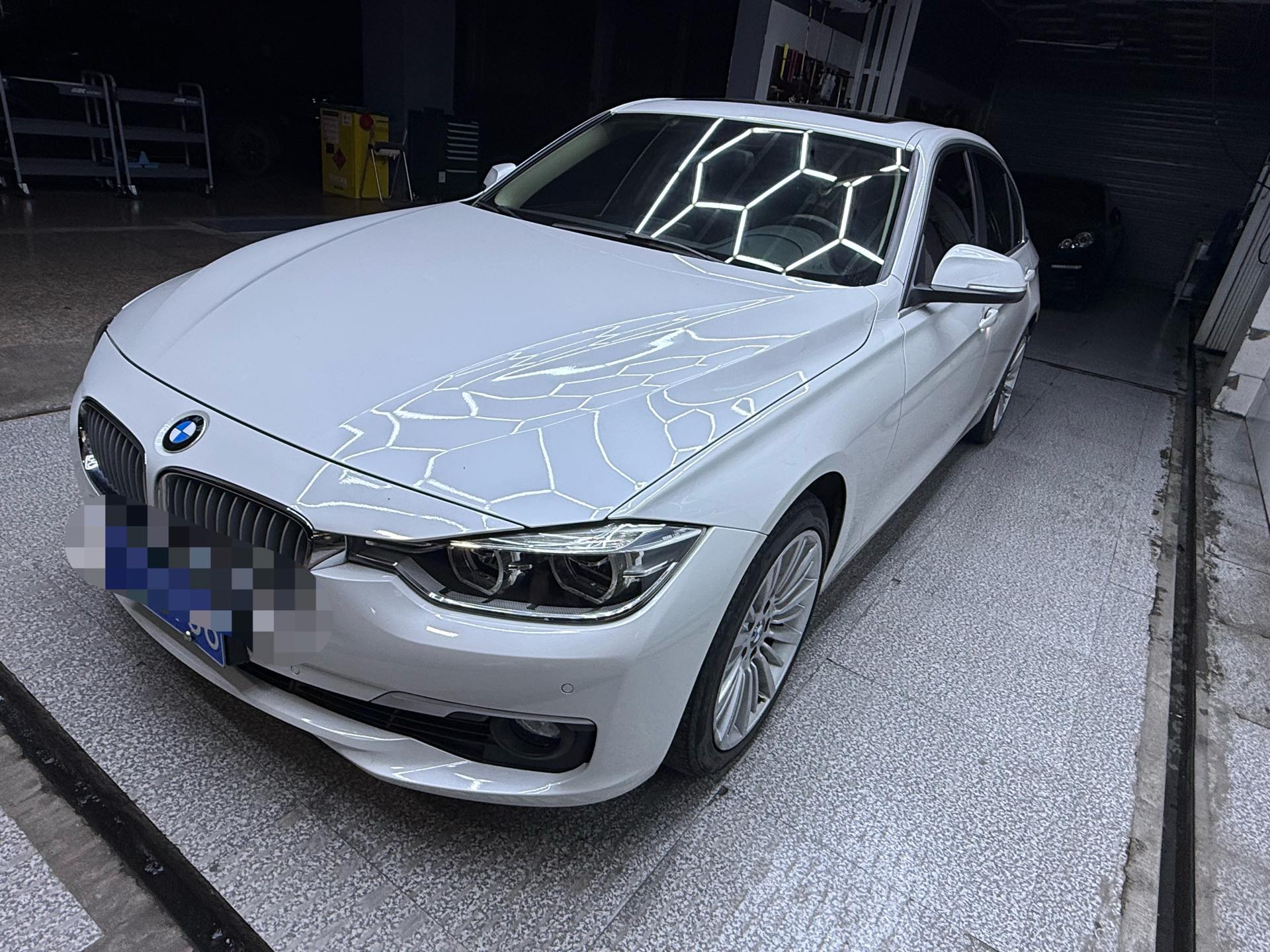 BMW 3 Series 2018 BMW 3 Series 2018 car image