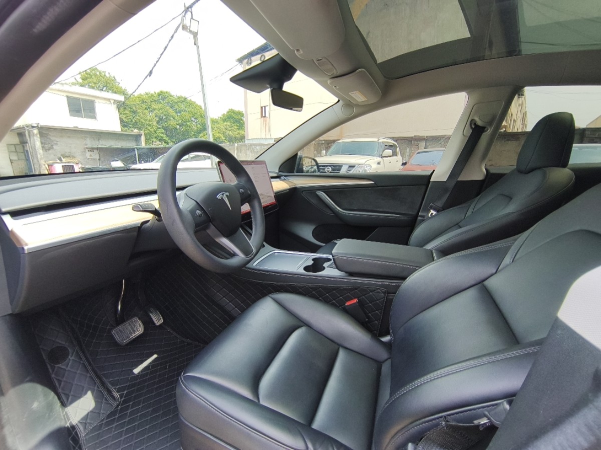 Tesla Model Y 2022 #4 Tesla Model Y 2022 car image #4