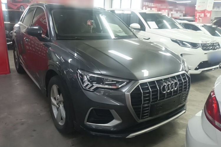 Audi Q3 2020 car image #4