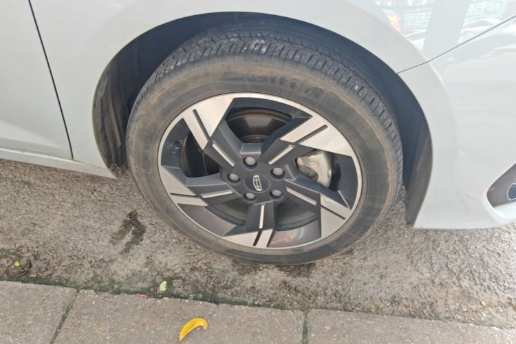 GEELY Emgrand L HiP 2022 car image #9