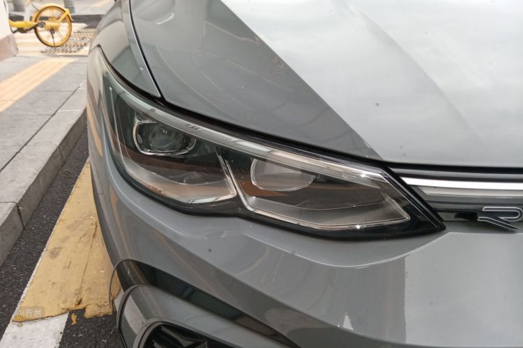Volkswagen Golf 2021 car image #8