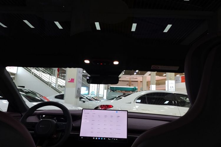 MI SU7 2025 car image #18