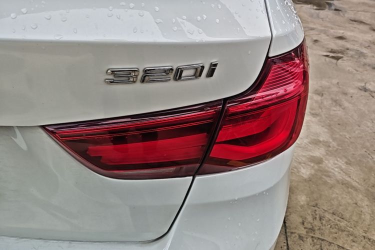 BMW 3 Series GT 2020 #8 BMW 3 Series GT 2020 صورة سيارة #8