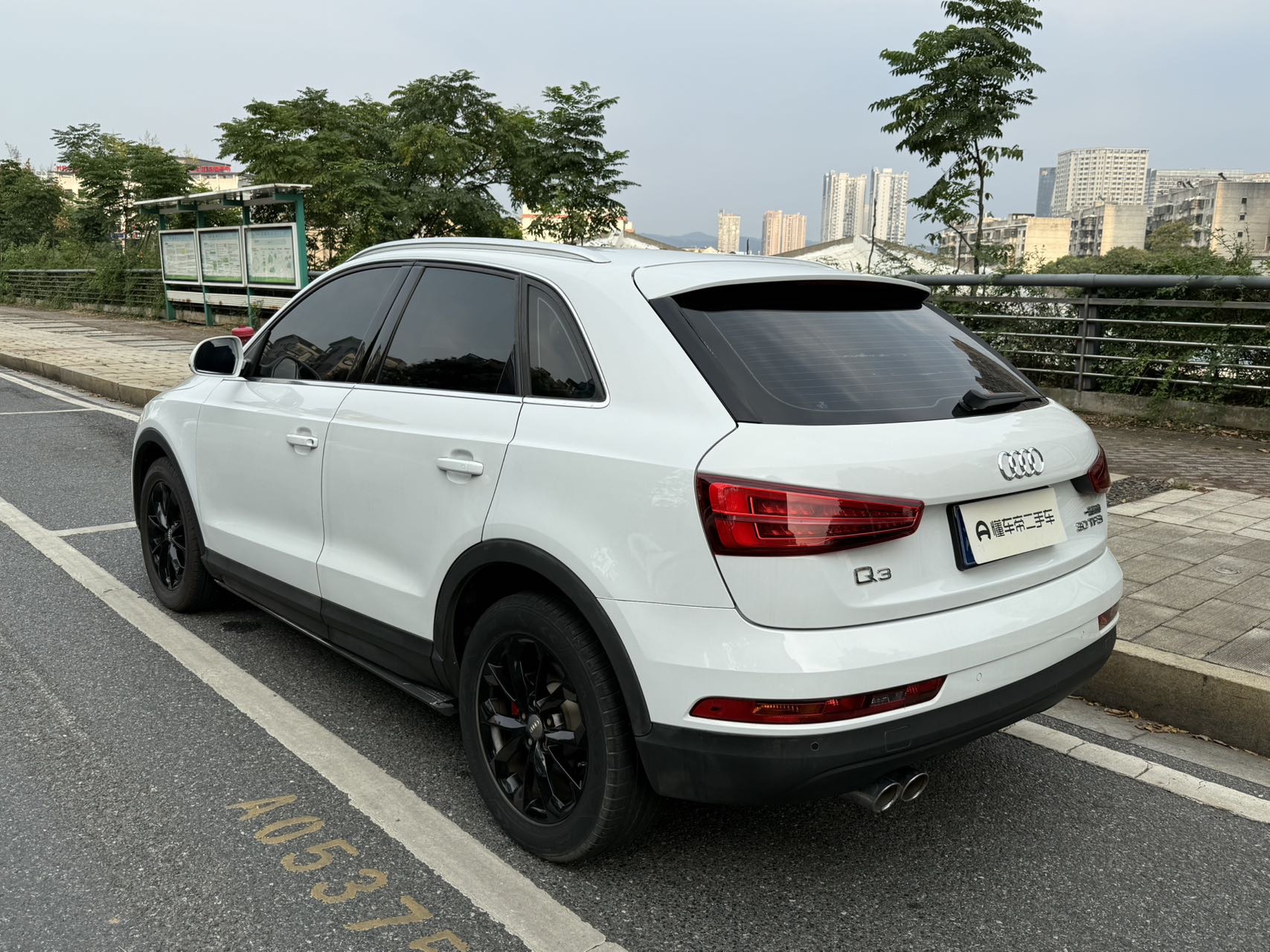 Audi Q3 2018 car image #5