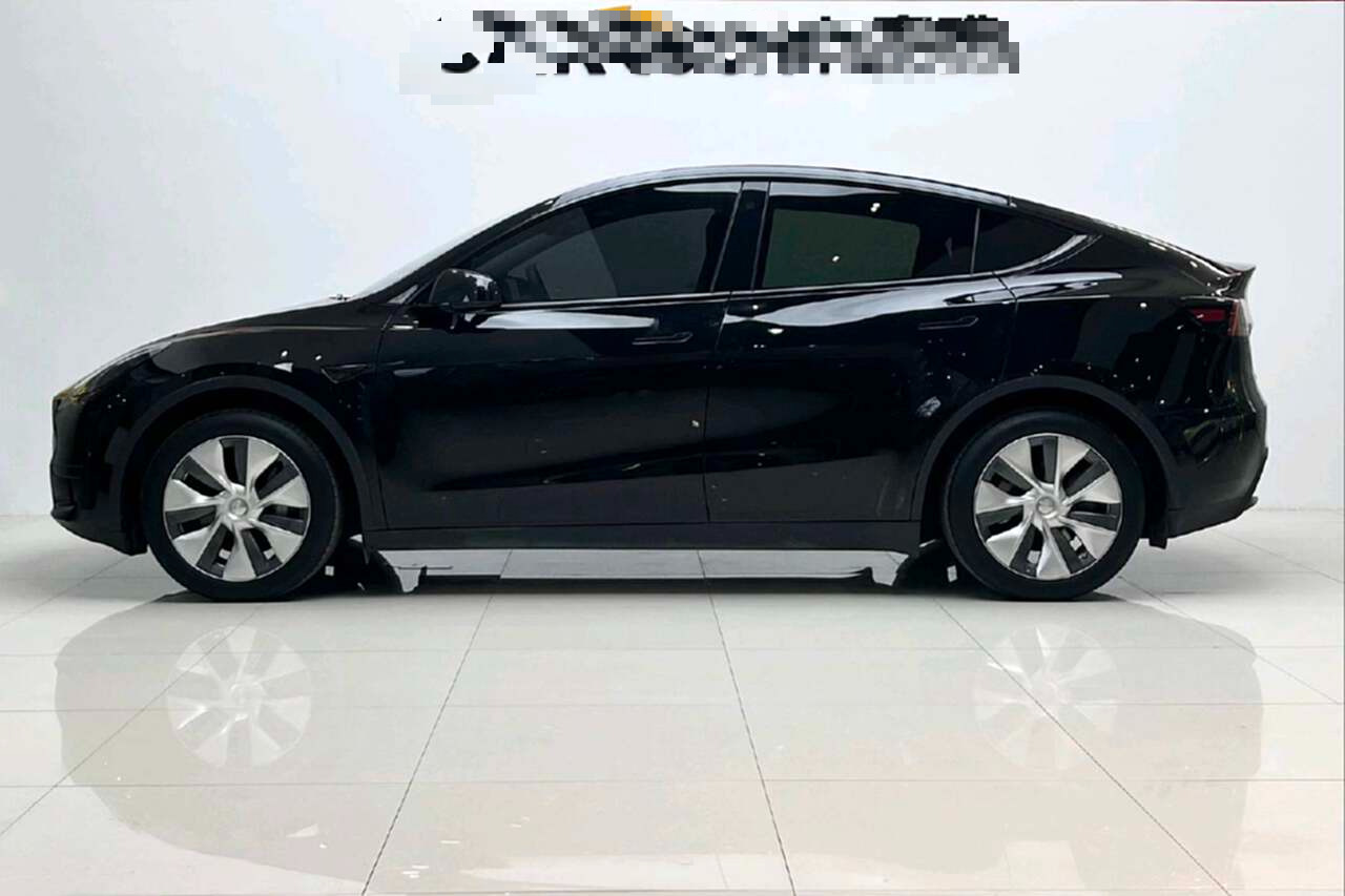 Tesla Model Y 2023 #4 Tesla Model Y 2023 car image #4