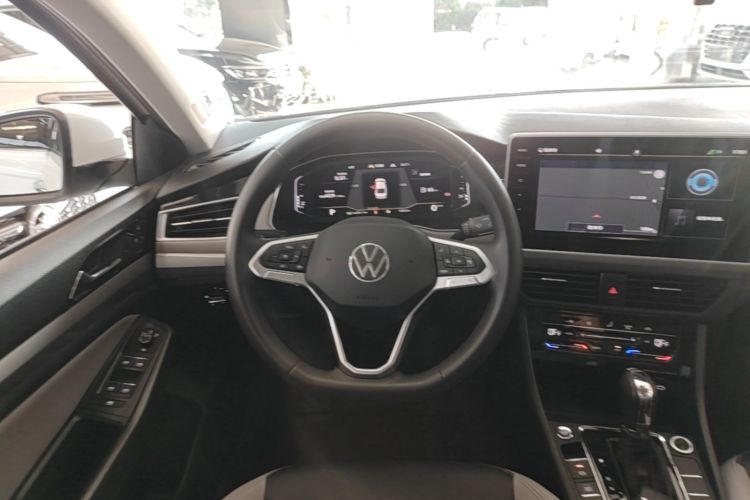Volkswagen Bora 2023 car image #11