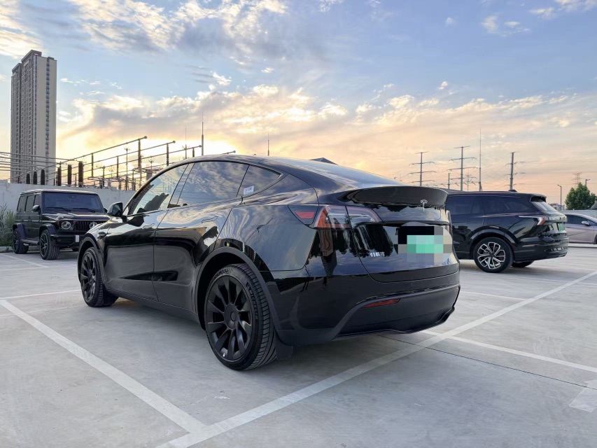 Tesla Model Y 2022 #6 Tesla Model Y 2022 car image #6