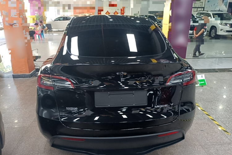 Tesla Model Y 2022 immagine di auto #4