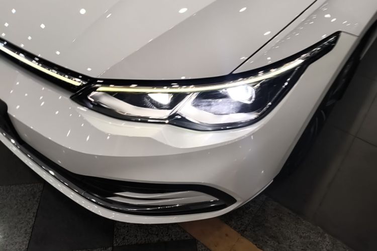 Volkswagen Golf 2021 car image #23