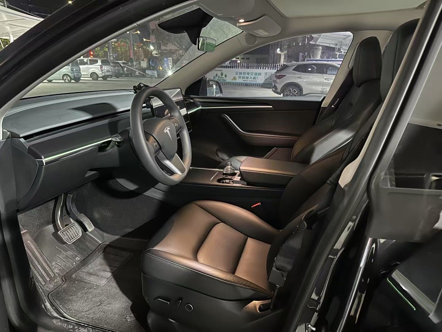 Tesla Model Y 2024 #2 Tesla Model Y 2024 car image #2
