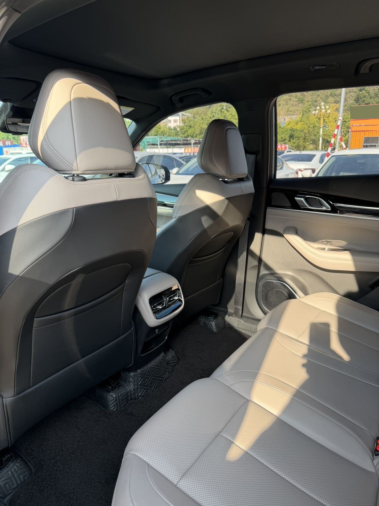 GEELY Boyue L 2025 car image #4