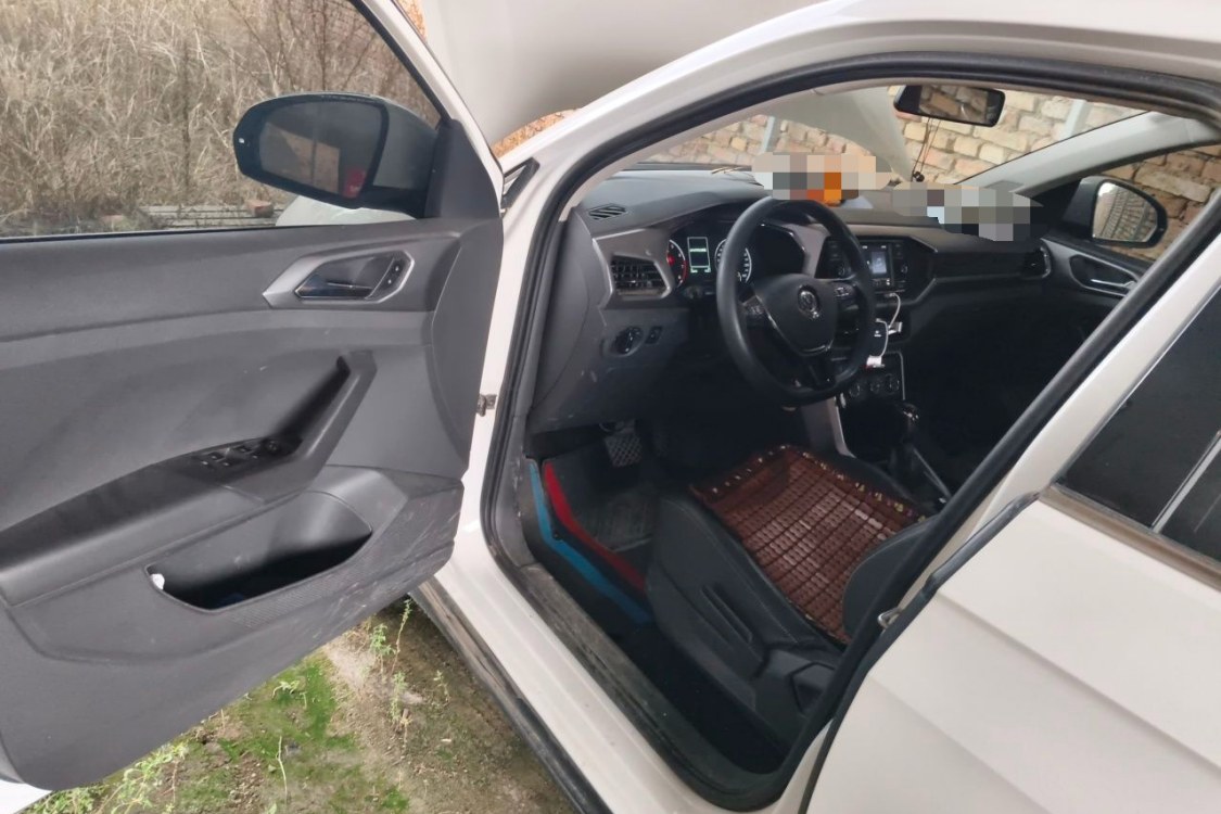 Volkswagen T-Cross 2020 #23 Volkswagen T-Cross 2020 car image #23