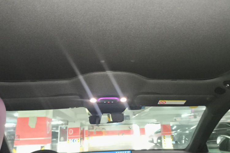 MI SU7 2024 imagen de coche #20