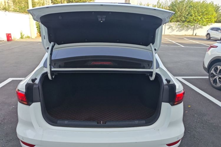 GEELY Emgrand 2023 car image #19