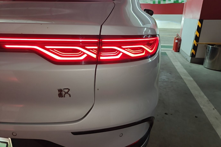 BYD Han 2024 car image #8