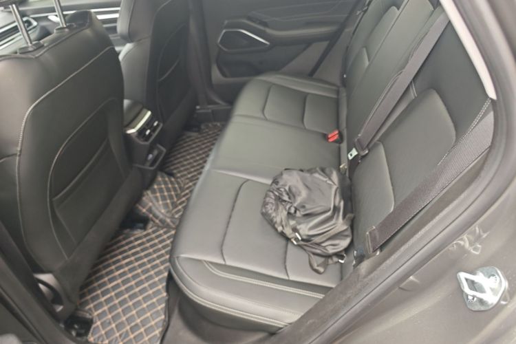 GEELY Emgrand 2024 car image #17