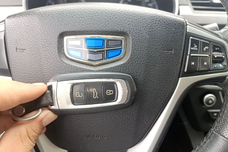 GEELY Emgrand 2017 car image #9