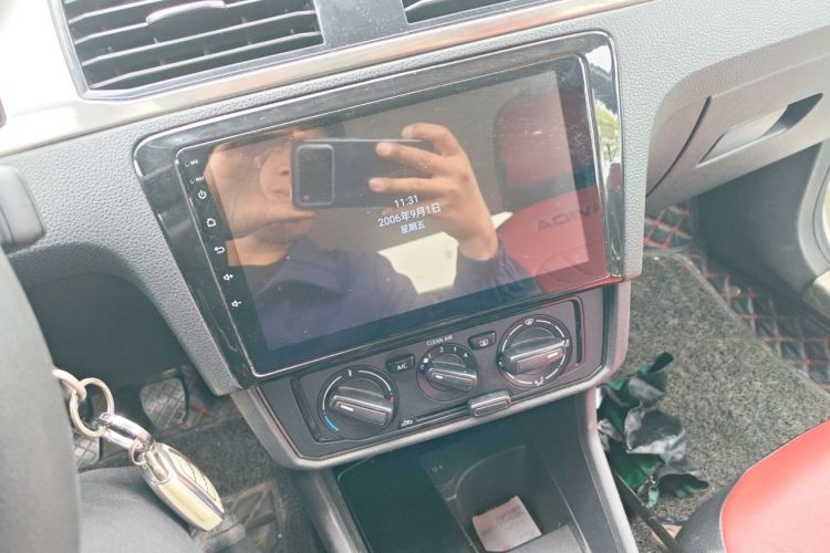 Volkswagen Santana 2017 car image #13