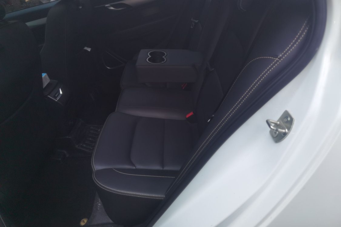 GEELY Emgrand 2019 car image #19