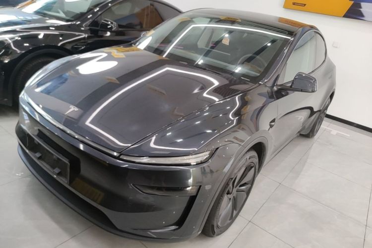 Tesla Model Y 2025 #2 Tesla Model Y 2025 car image #2