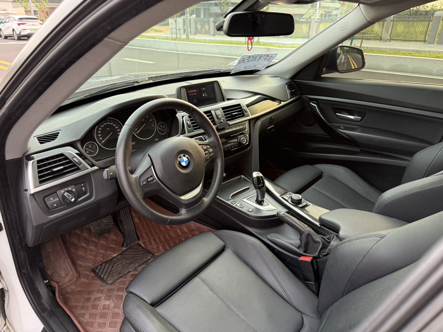 BMW 3 Series GT 2017 #4 BMW 3 Series GT 2017 car image #4