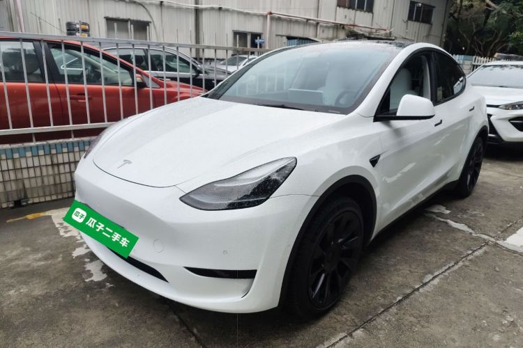 Tesla Model Y 2023 #2 Tesla Model Y 2023 car image #2
