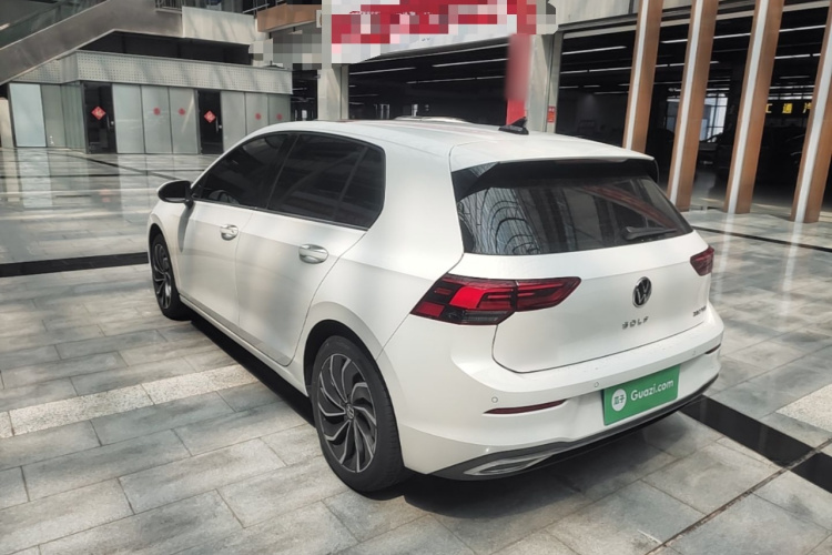 Volkswagen Golf 2022 car image #5