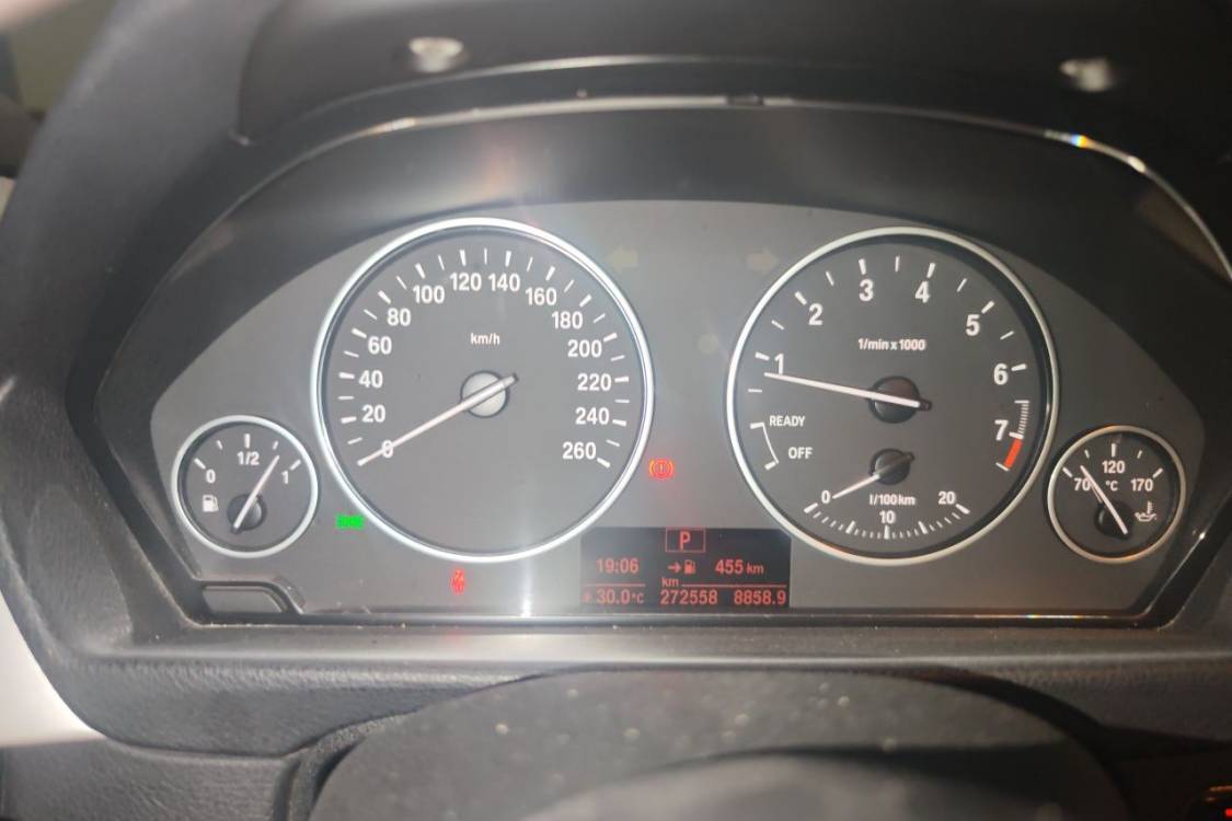 BMW 3 Series 2014 car image #24
