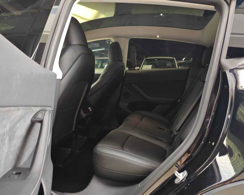 Tesla Model Y 2023 car image #8