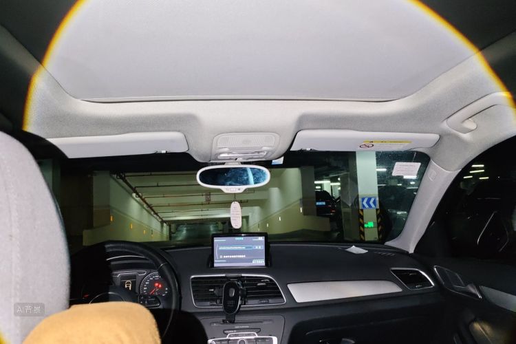 Audi Q3 2015 car image #20