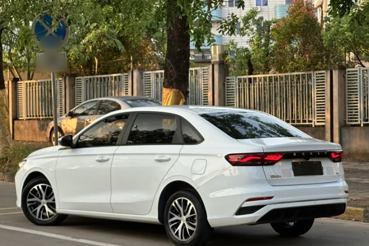 GEELY Emgrand 2023 car image #12