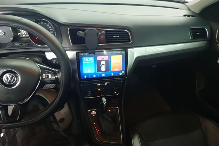 Volkswagen Lavida 2018 car image #10