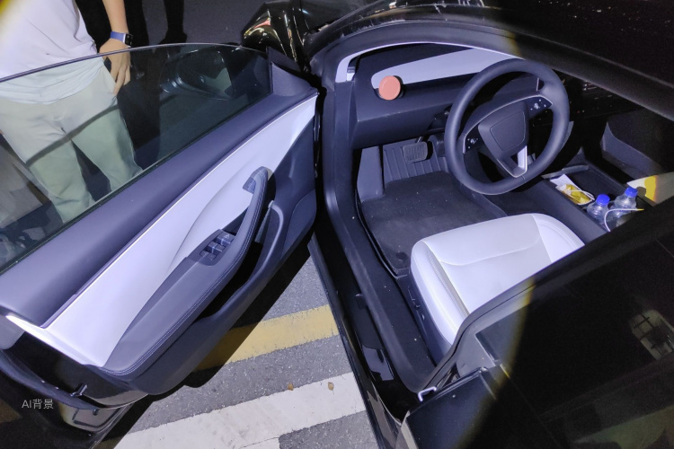 Tesla Model 3 2025 car image #18