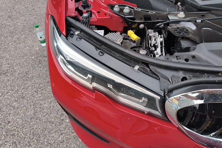 BMW 3 Series 2020 car image #8