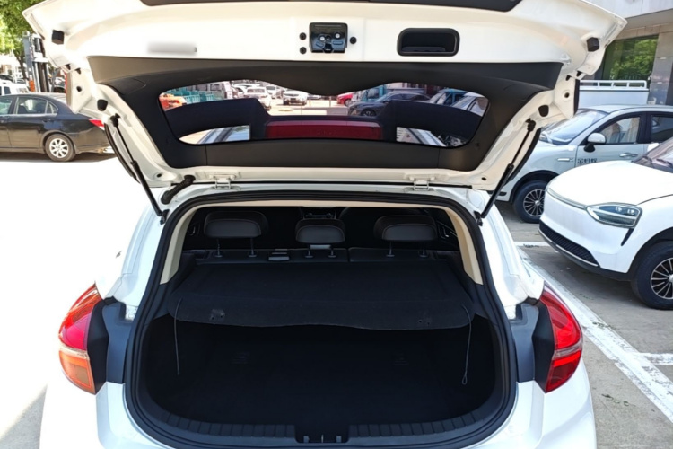 GEELY Emgrand GS 2020 car image #19