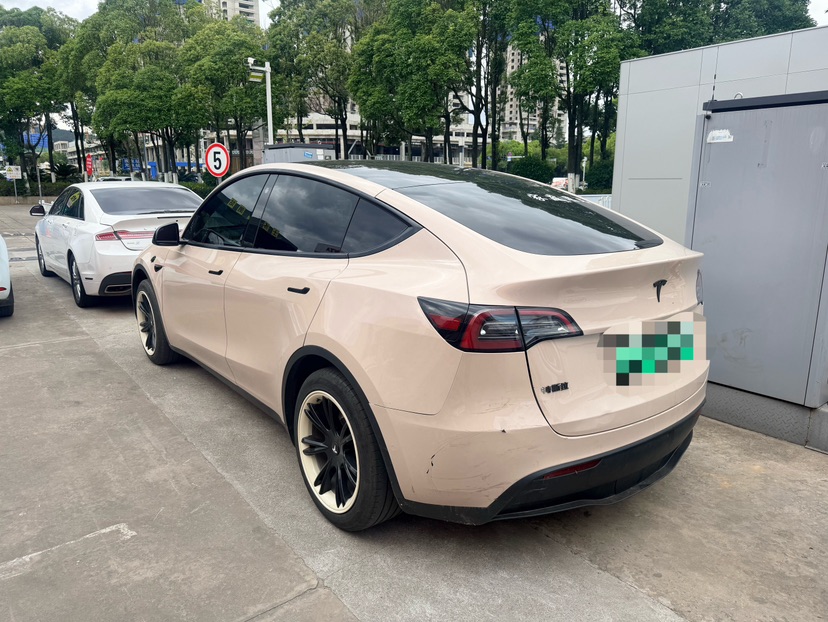 Tesla Model Y 2023 #4 Tesla Model Y 2023 immagine di auto #4