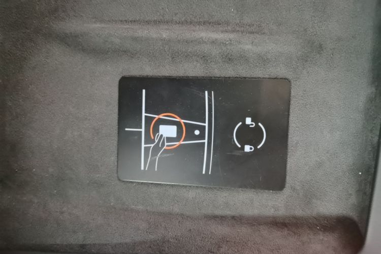Tesla Model 3 2024 car image #14