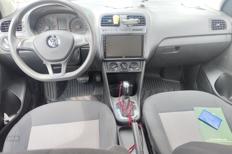 Volkswagen Polo 2019 car image #11
