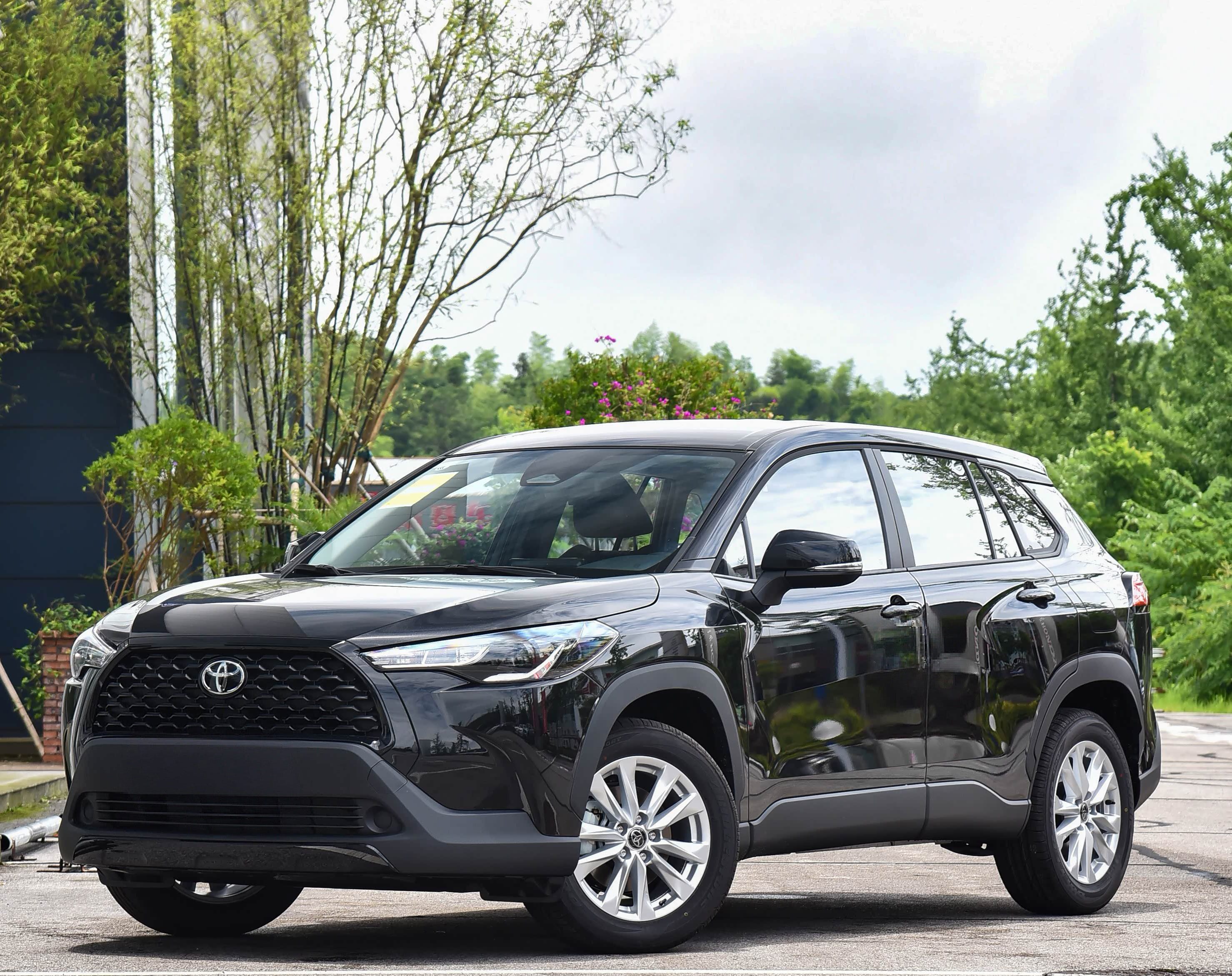 Toyota Corolla Cross 2025 car image 